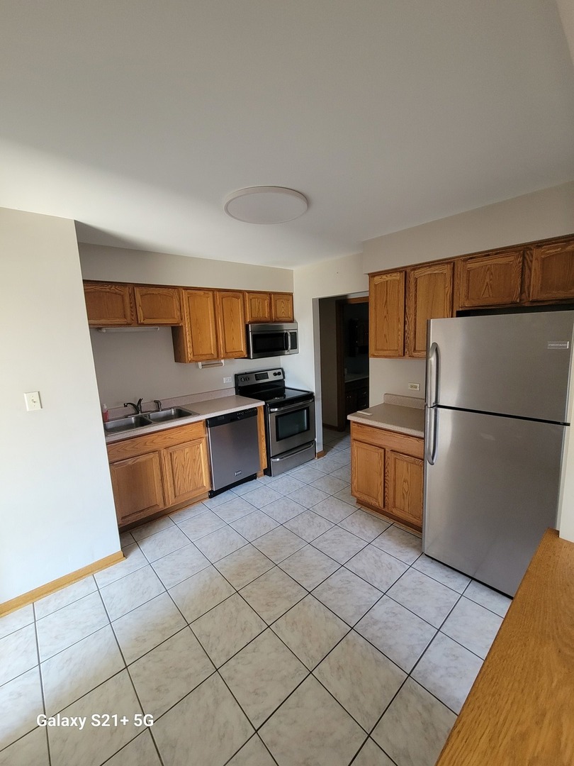 9016 W 140th Street W Unit: 3A