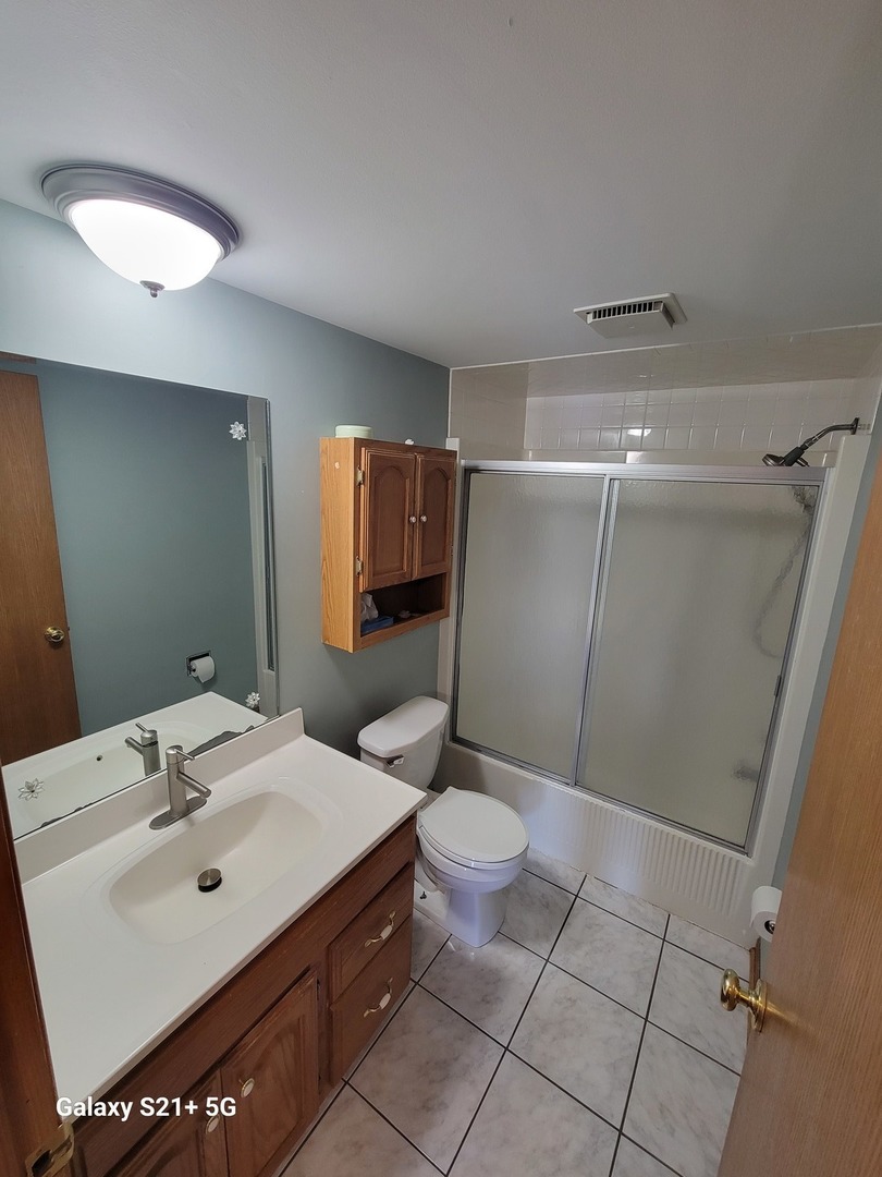 9016 W 140th Street W Unit: 3A