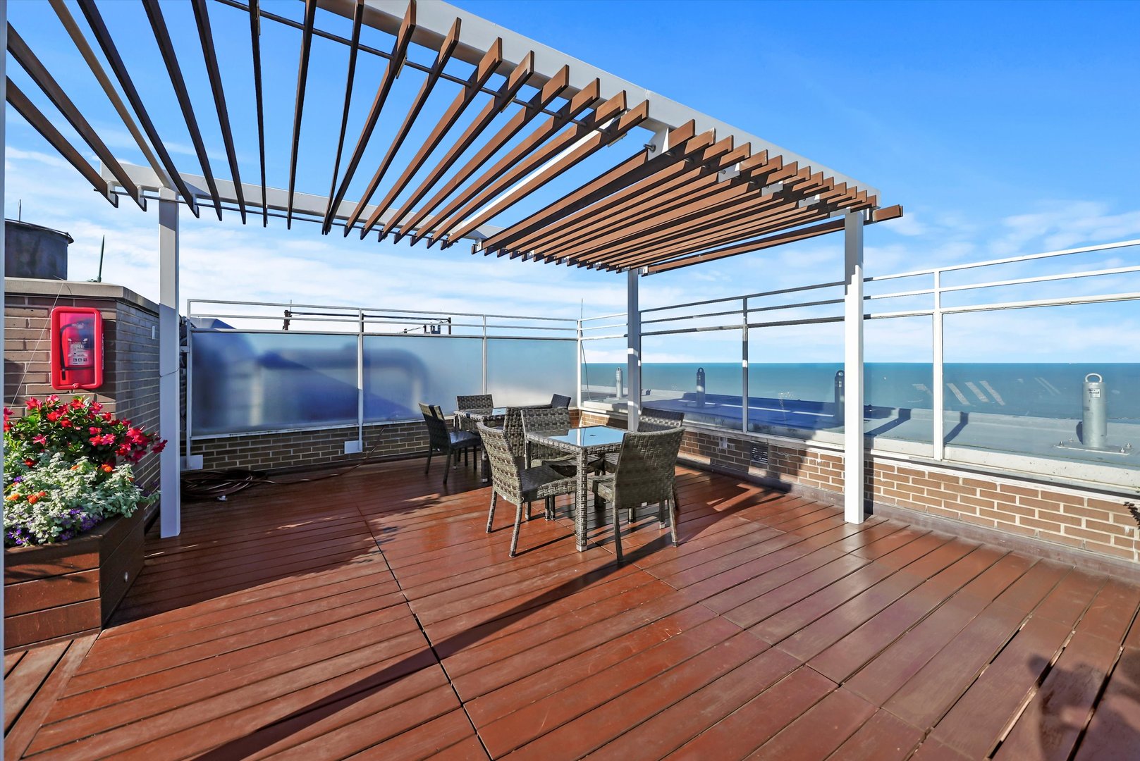 260 E Chestnut Street Unit: 3407