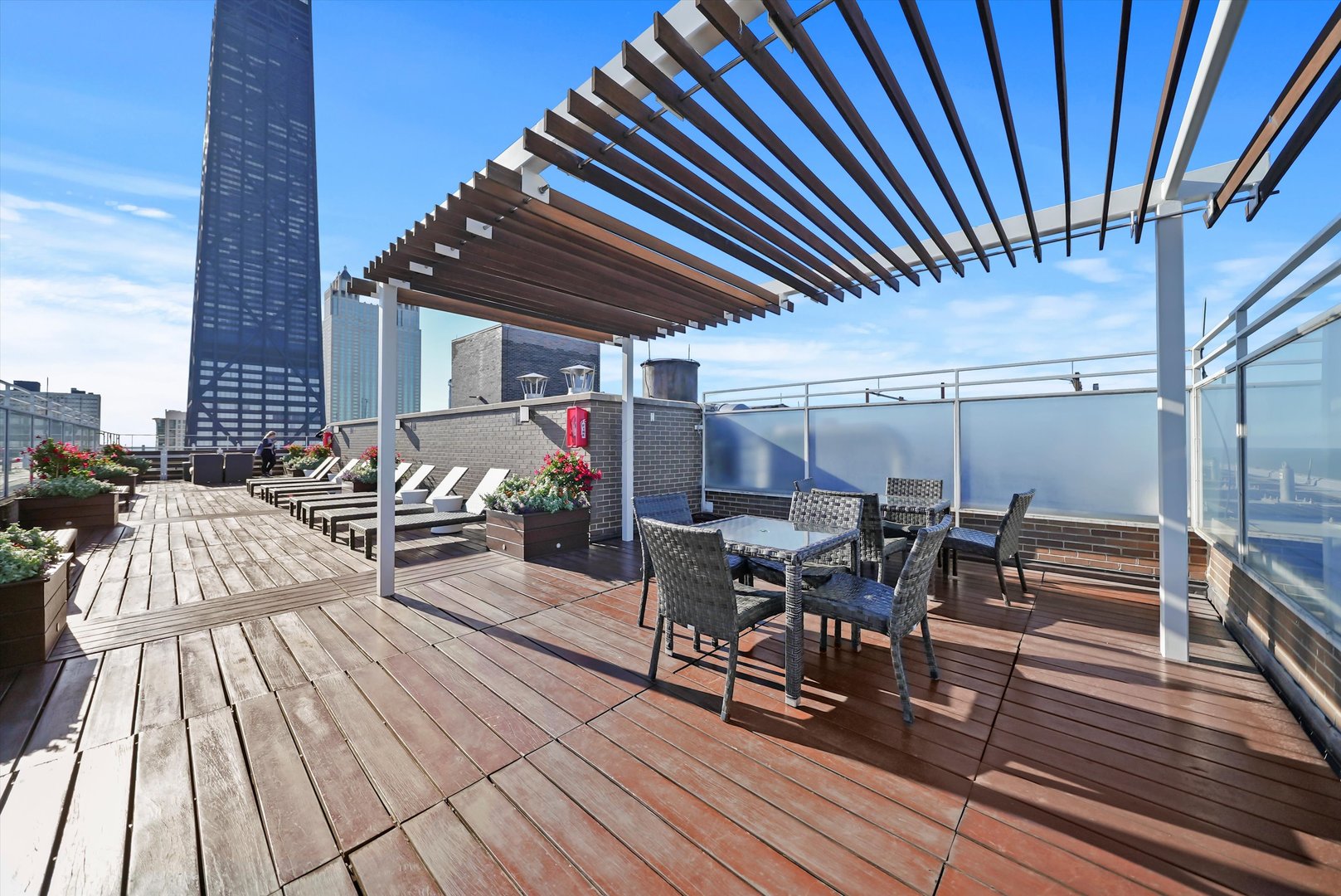 260 E Chestnut Street Unit: 3407