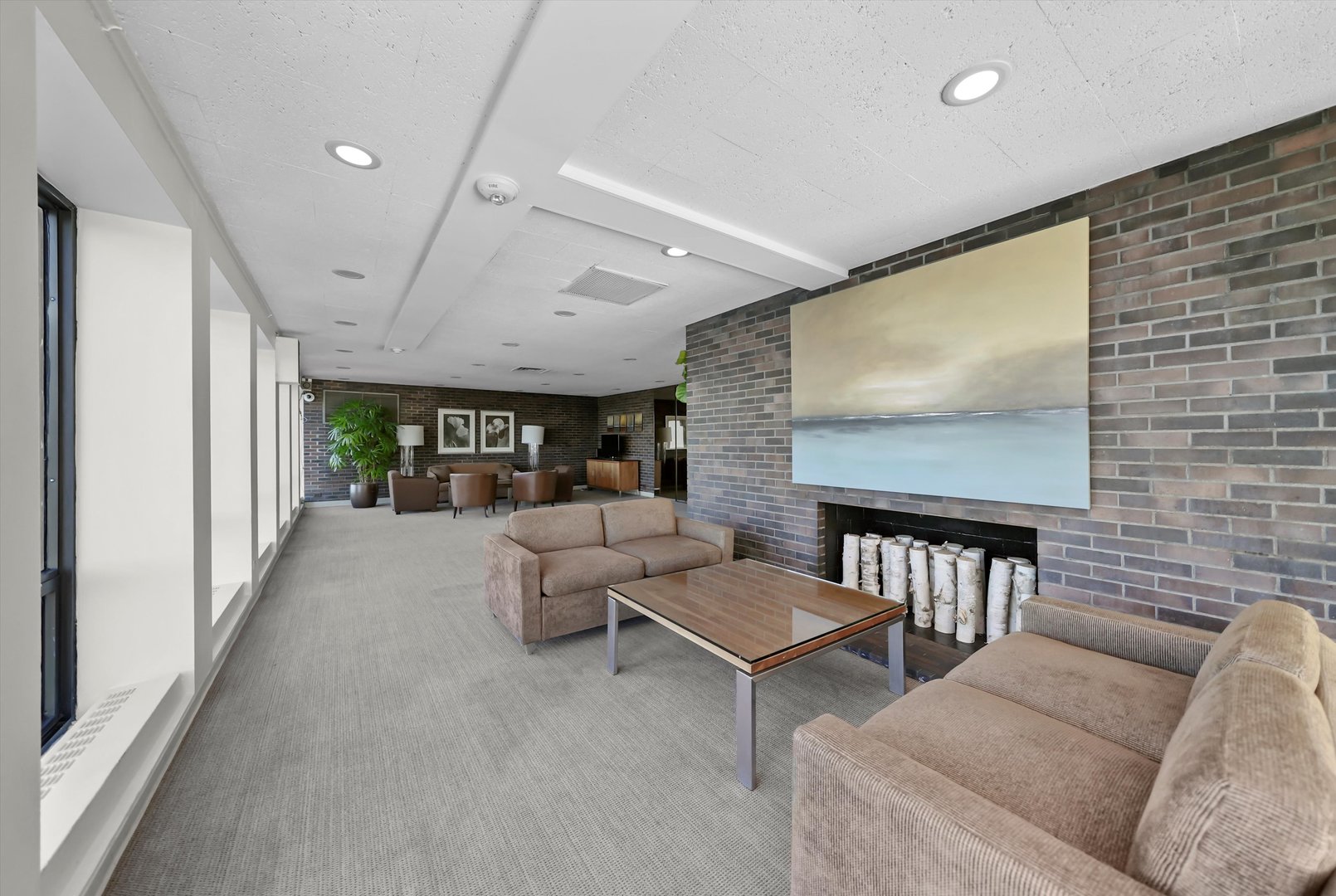 260 E Chestnut Street Unit: 3407