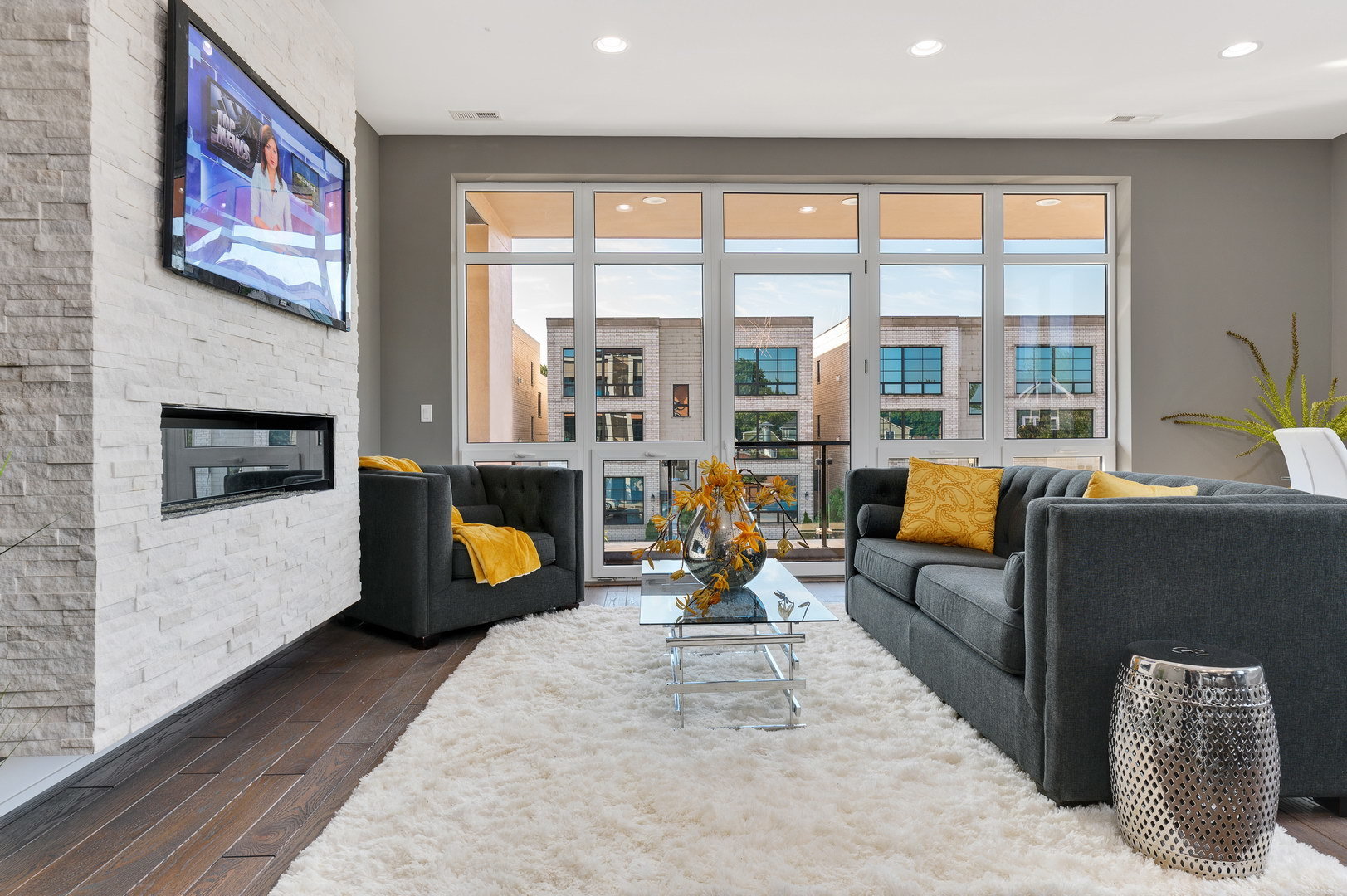 2444 W Irving Park Road Unit: 2E