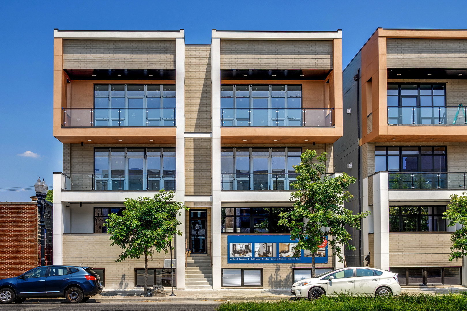 2444 W Irving Park Road Unit: 2E