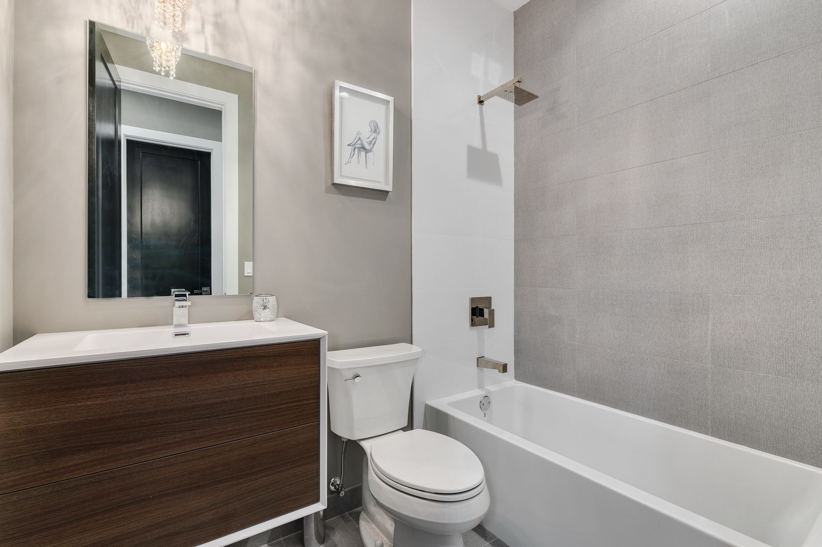 2444 W Irving Park Road Unit: 2E