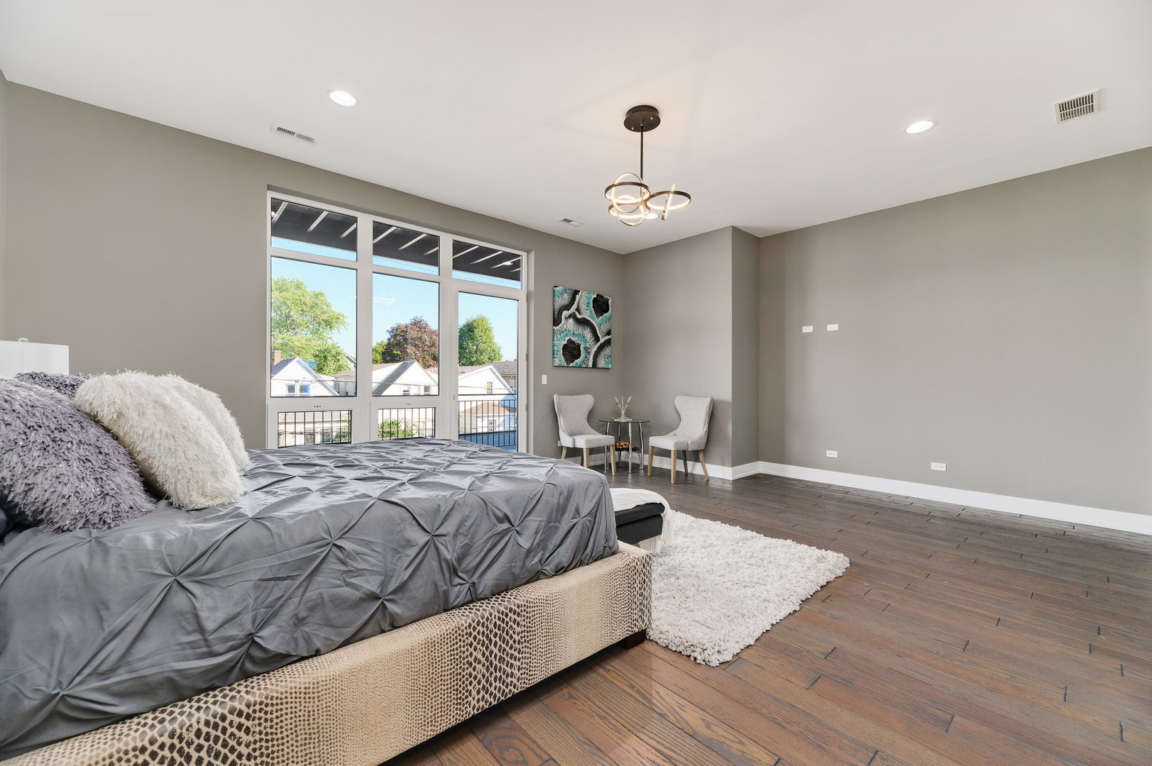 2444 W Irving Park Road Unit: 2E