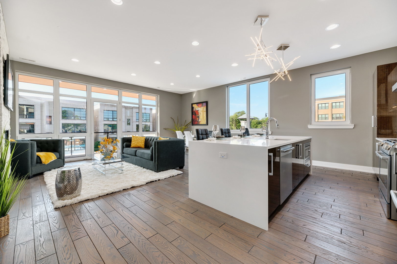 2444 W Irving Park Road Unit: 2E