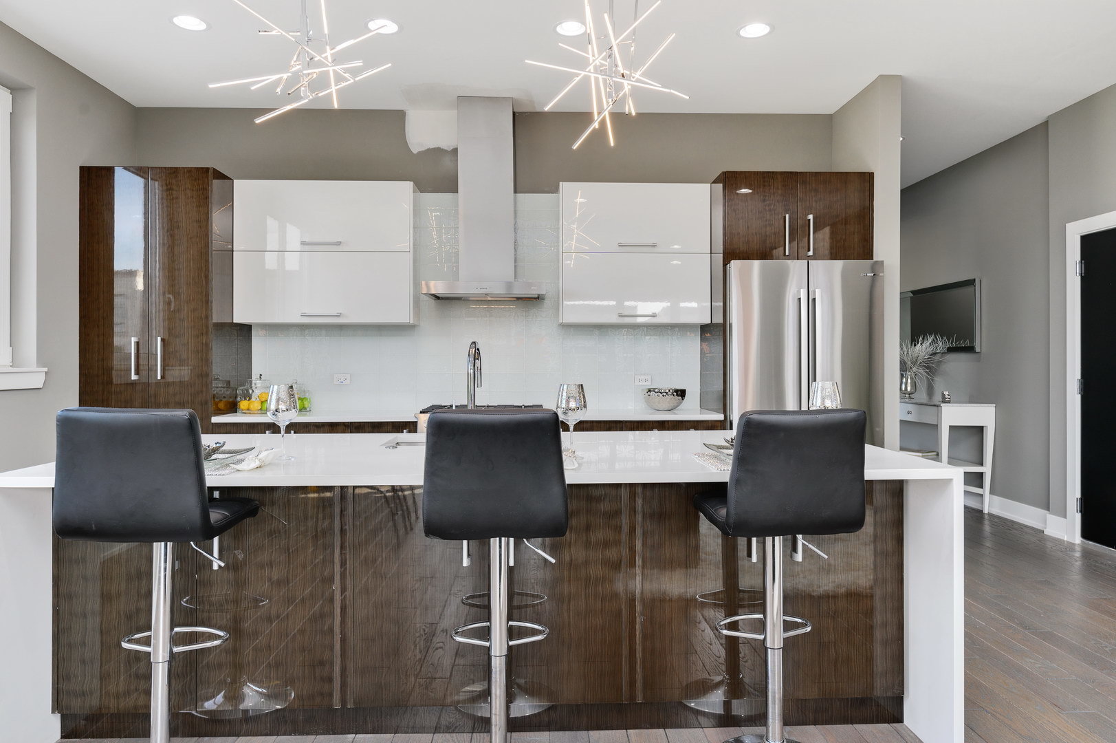 2444 W Irving Park Road Unit: 2E