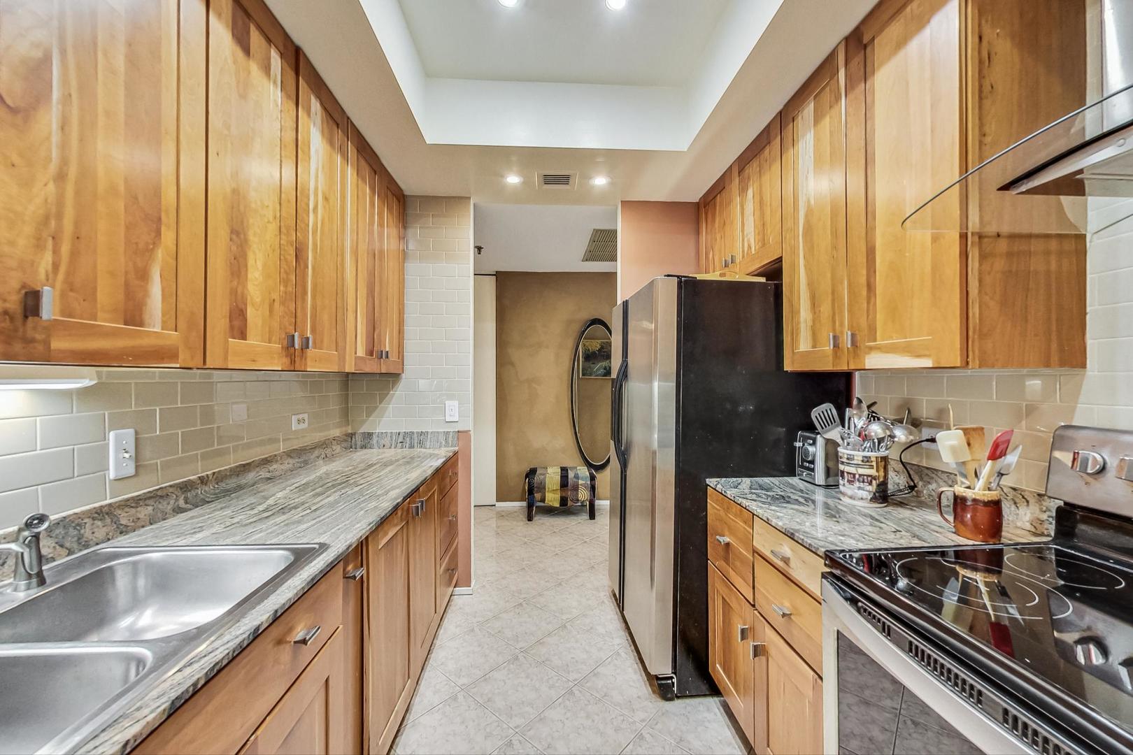 680 N Lake Shore Drive Unit: 416