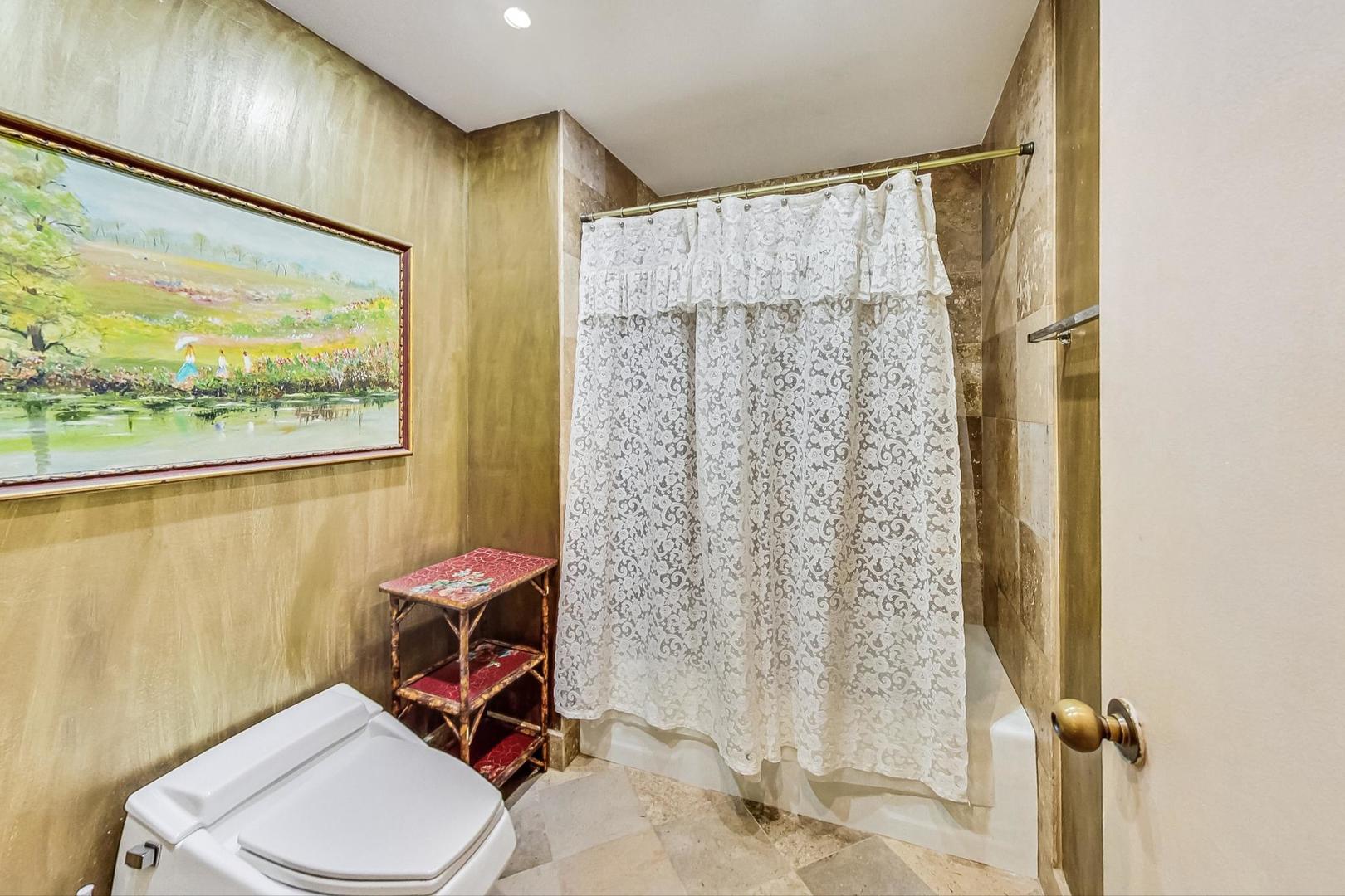 680 N Lake Shore Drive Unit: 416