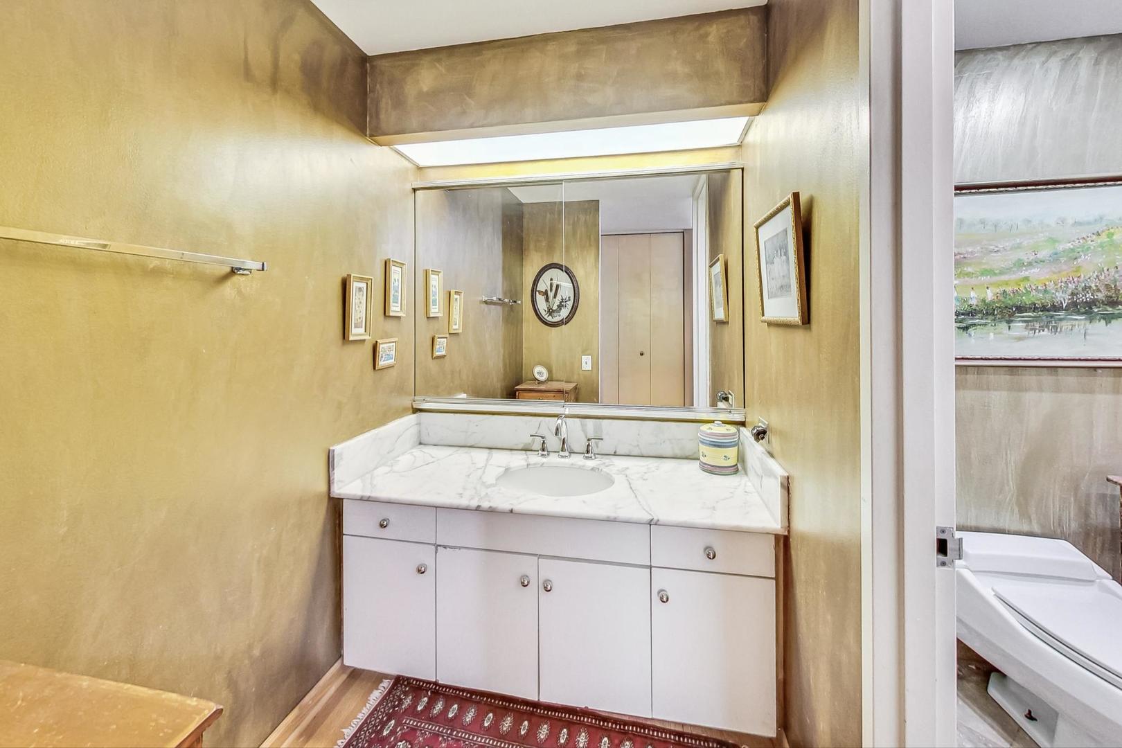 680 N Lake Shore Drive Unit: 416