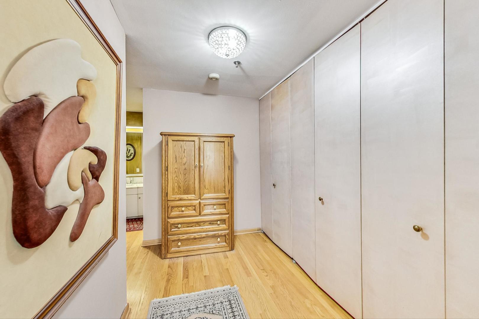 680 N Lake Shore Drive Unit: 416