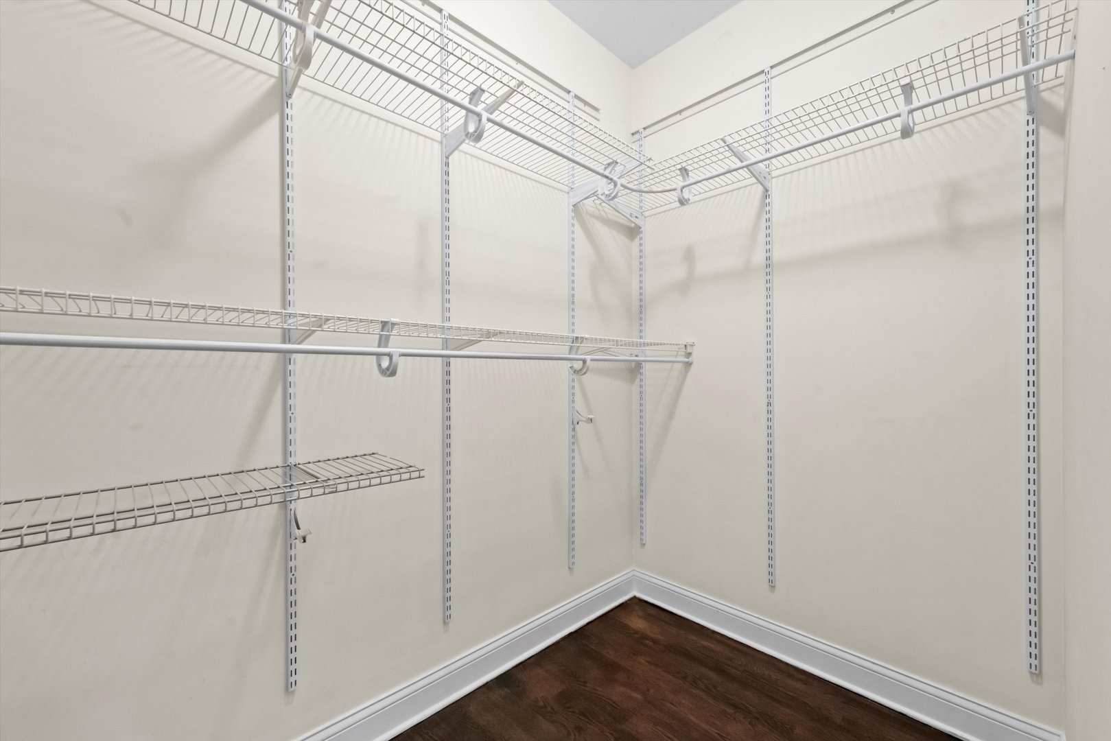 1125 W Farwell Avenue Unit: E2