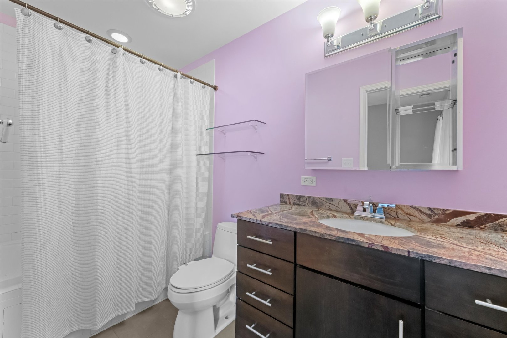 1125 W Farwell Avenue Unit: E2