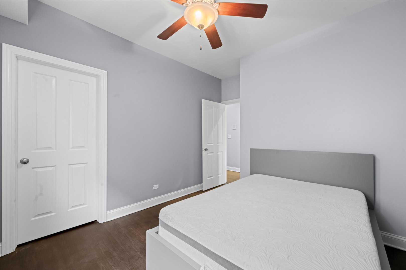 1125 W Farwell Avenue Unit: E2