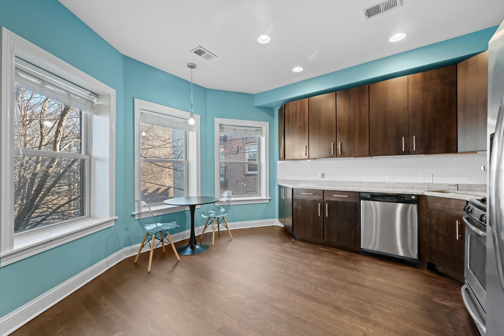 1125 W Farwell Avenue Unit: E2