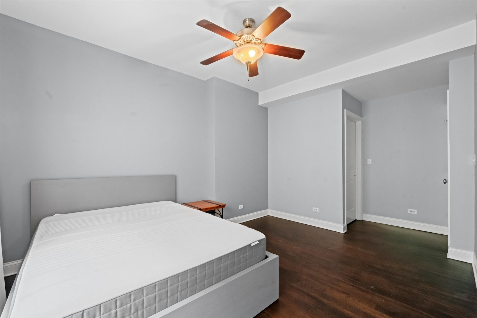 1125 W Farwell Avenue Unit: E2