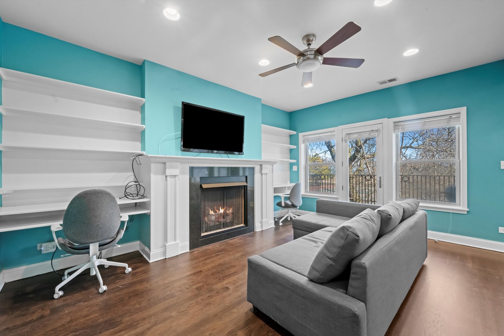 1125 W Farwell Avenue Unit: E2