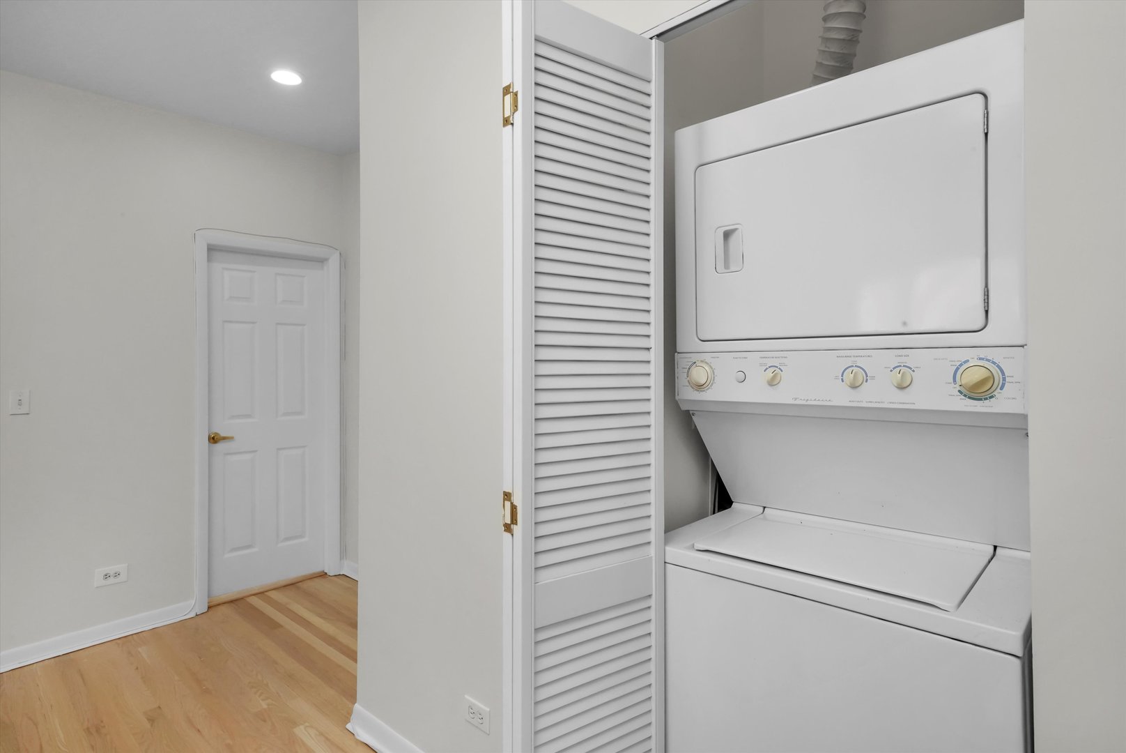 4845 N HARDING Avenue Unit: 3
