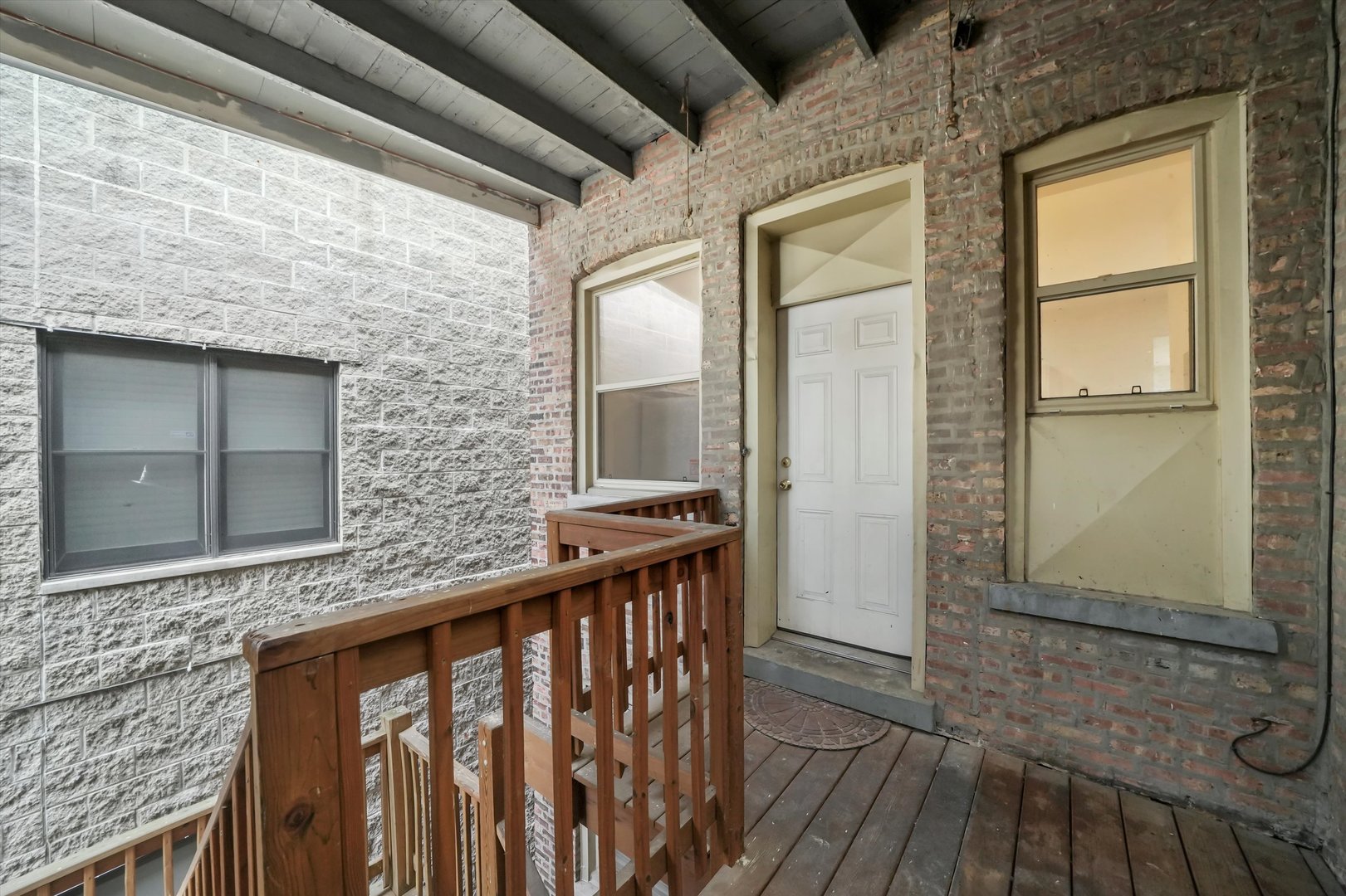 4845 N HARDING Avenue Unit: 3