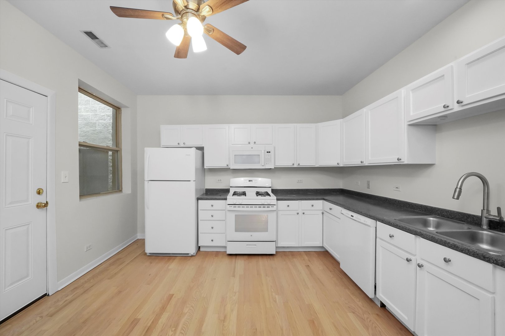 4845 N HARDING Avenue Unit: 3