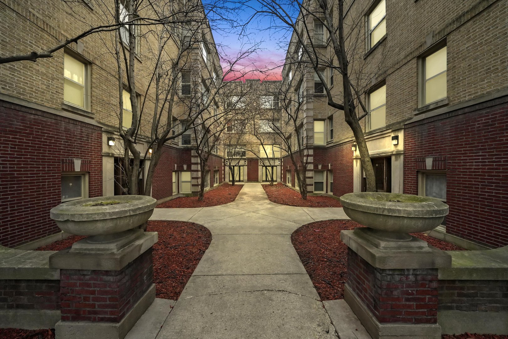 4845 N HARDING Avenue Unit: 3
