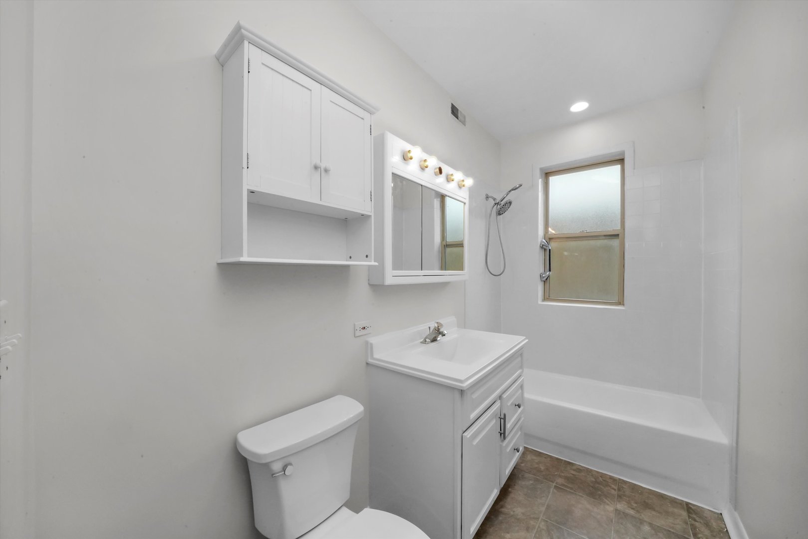 4845 N HARDING Avenue Unit: 3