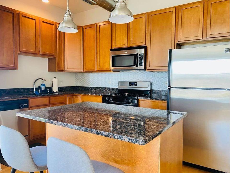 1228 W MONROE Street Unit: 501