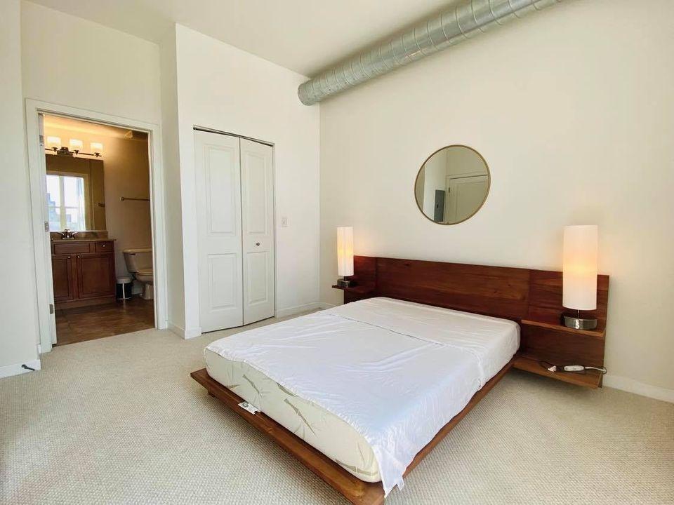 1228 W MONROE Street Unit: 501