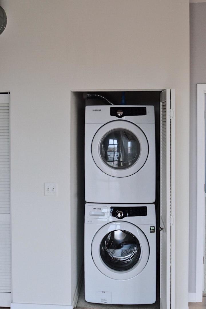 1228 W MONROE Street Unit: 501