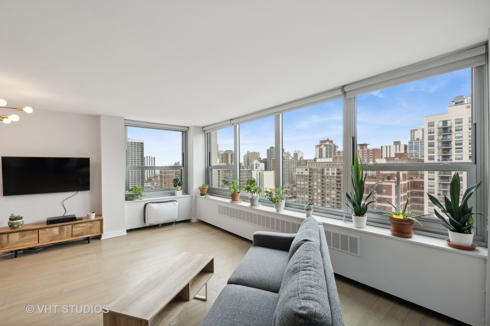 1255 N Sandburg Terrace Unit: 1906E