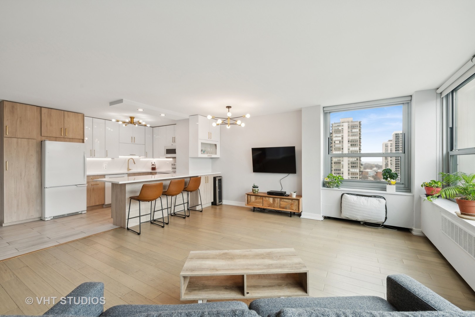 1255 N Sandburg Terrace Unit: 1906E