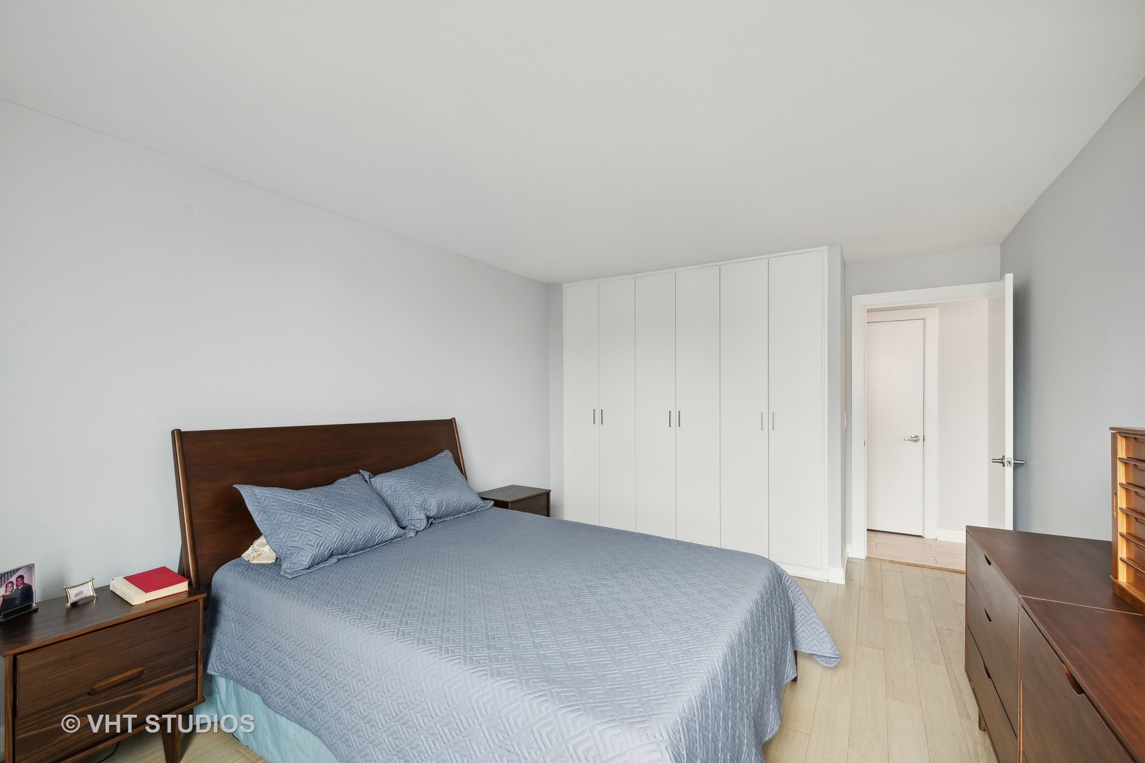 1255 N Sandburg Terrace Unit: 1906E