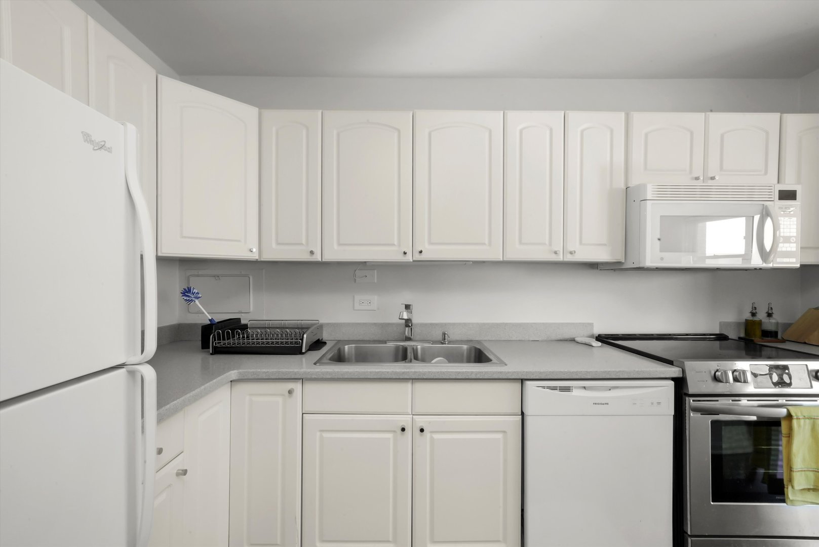 3900 N Lake Shore Drive Unit: 16D