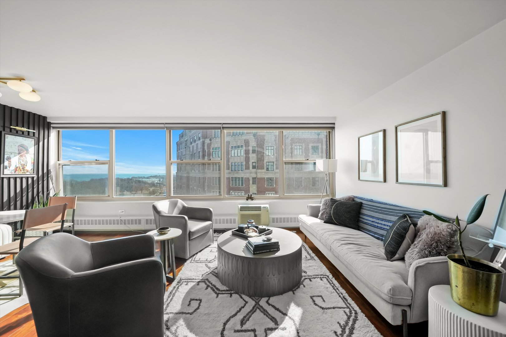 3900 N Lake Shore Drive Unit: 16D
