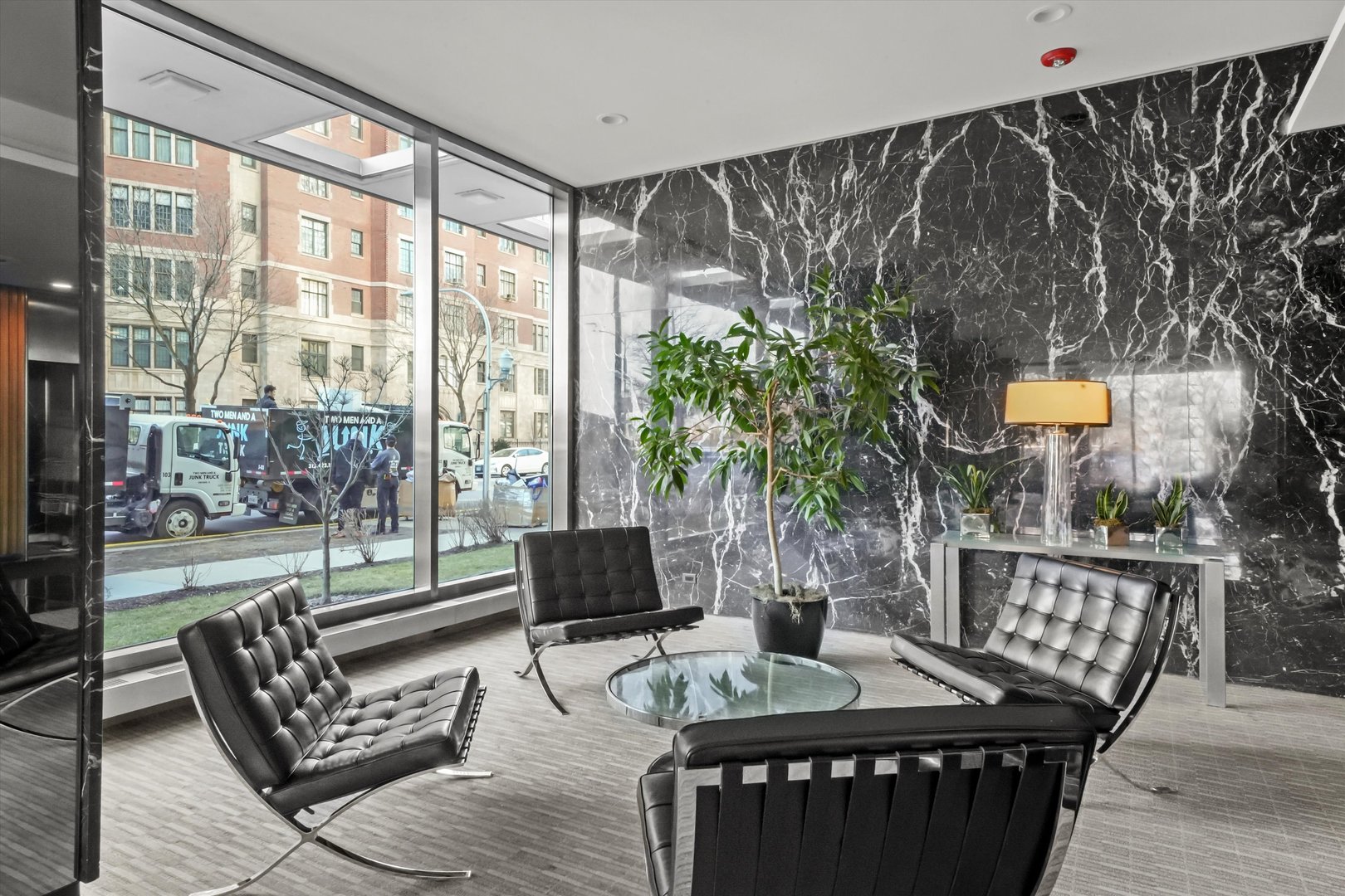 3900 N Lake Shore Drive Unit: 16D