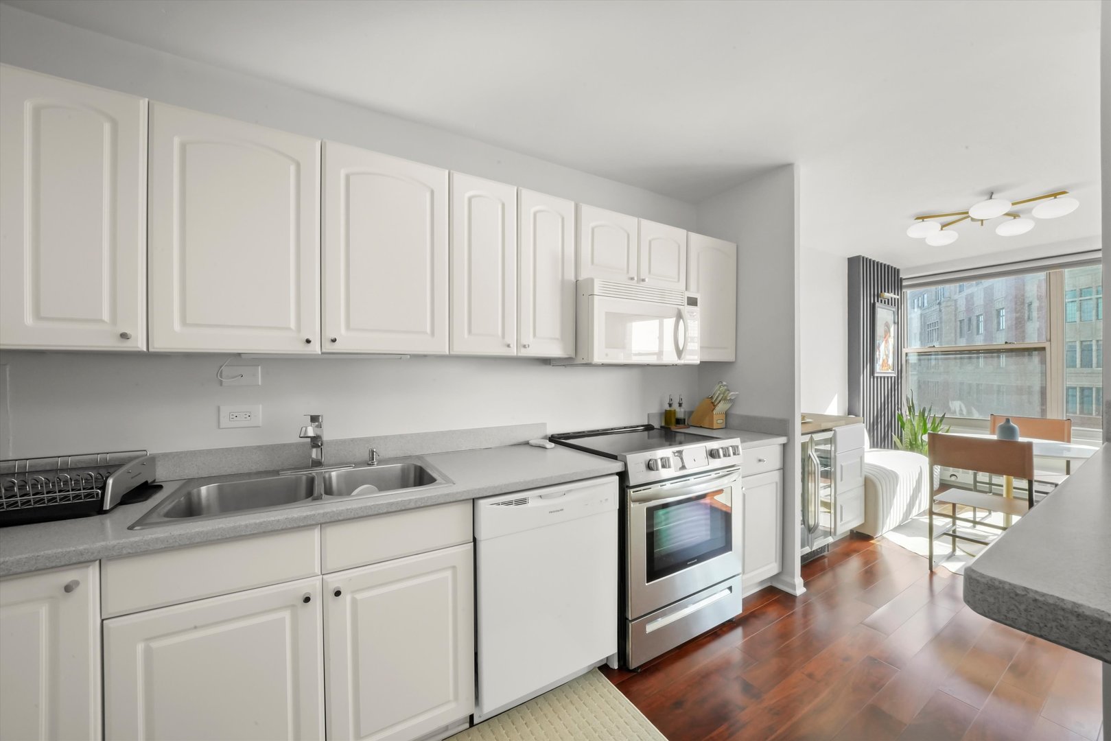 3900 N Lake Shore Drive Unit: 16D