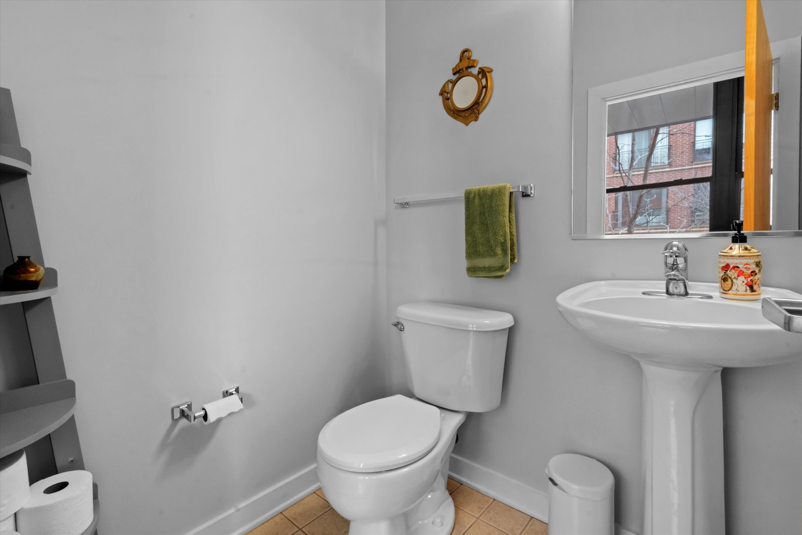 1601 S HALSTED Street Unit: 201