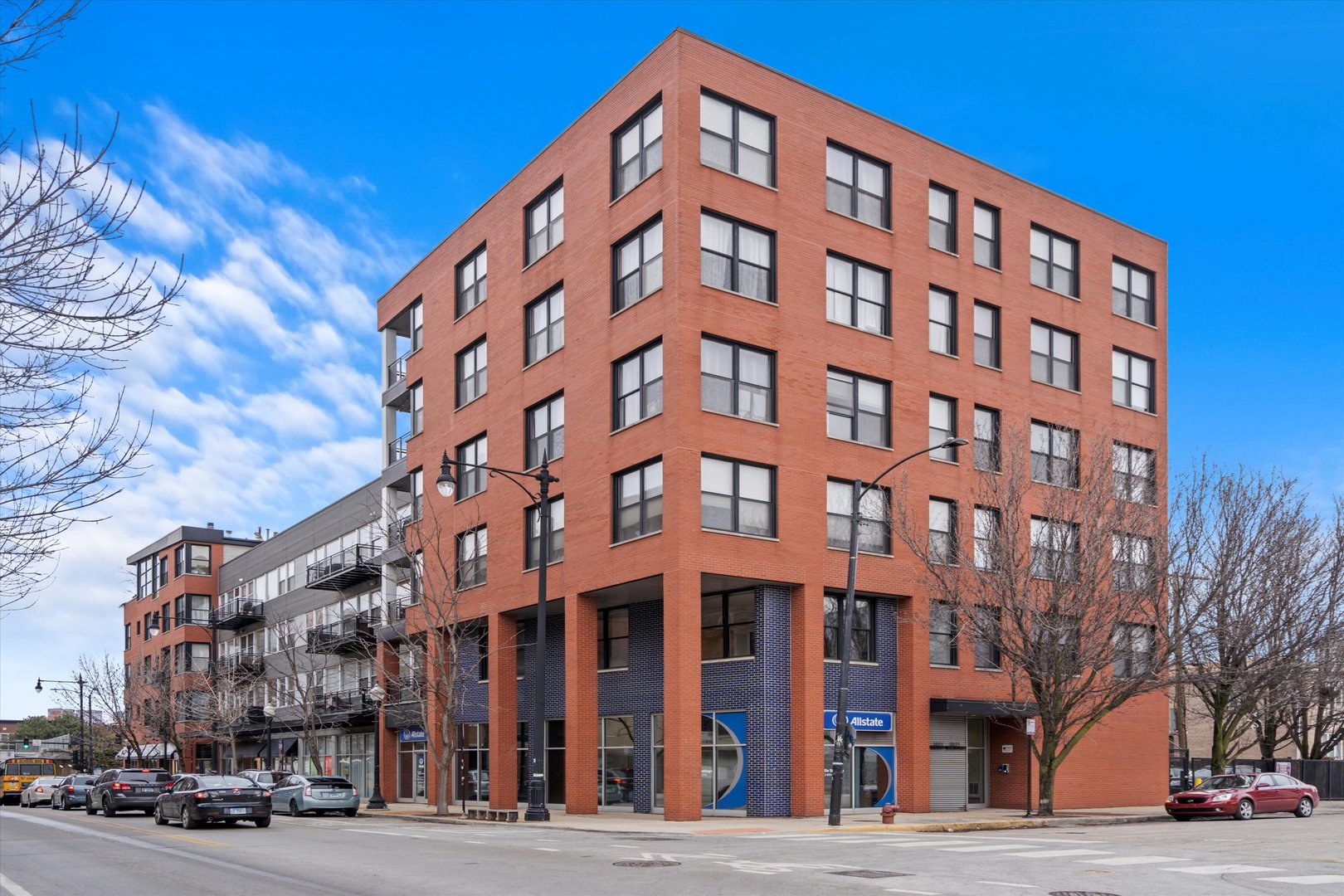 1601 S HALSTED Street Unit: 201