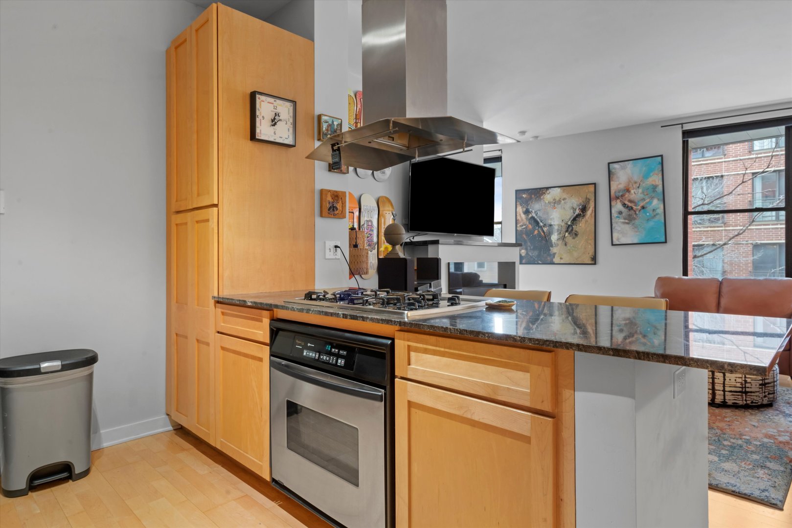 1601 S HALSTED Street Unit: 201