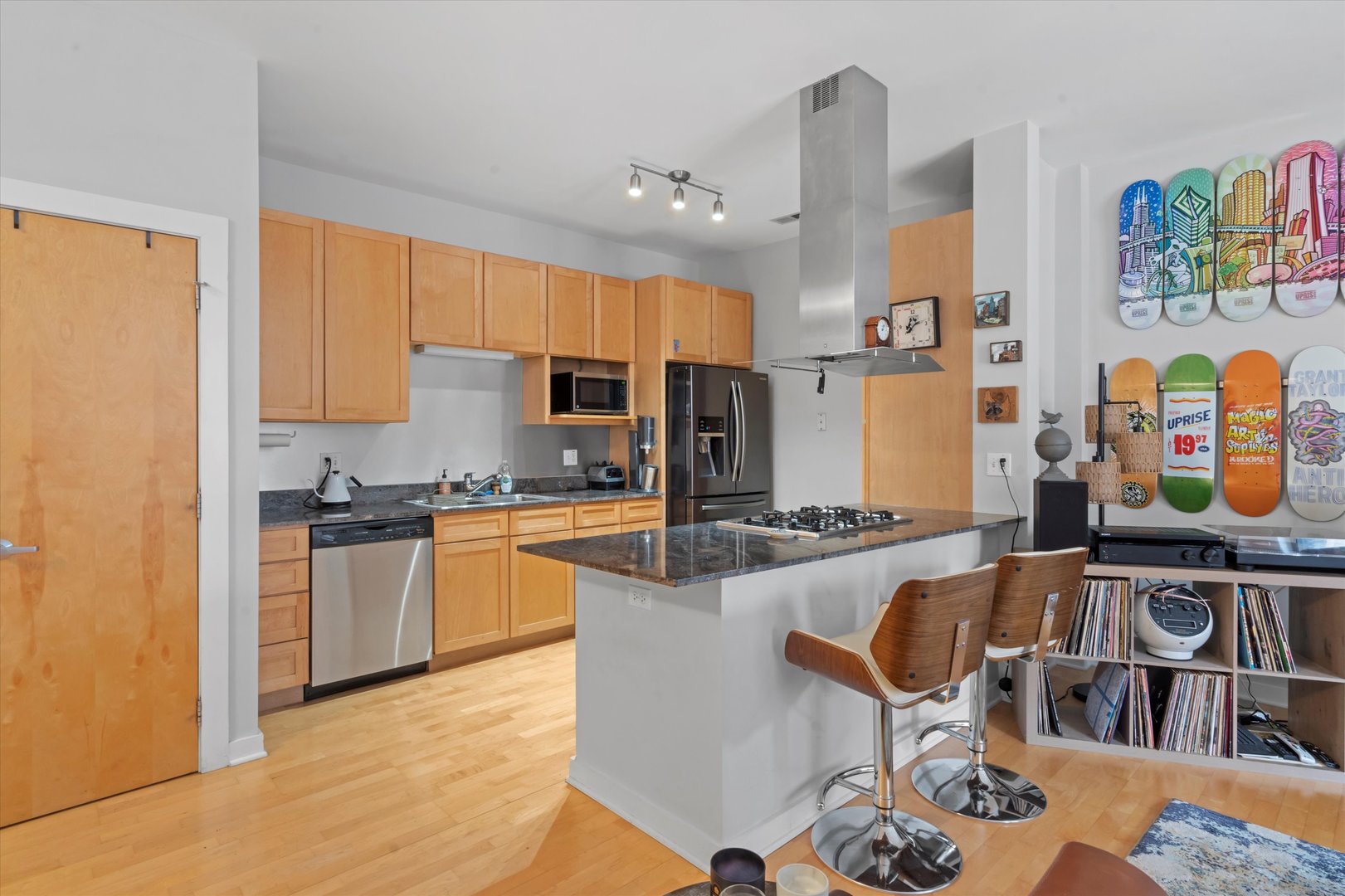 1601 S HALSTED Street Unit: 201