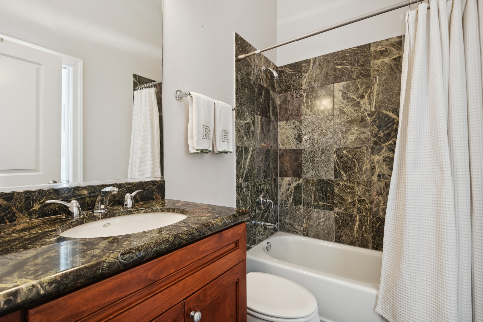 2946 N SHEFFIELD Avenue Unit: 4S