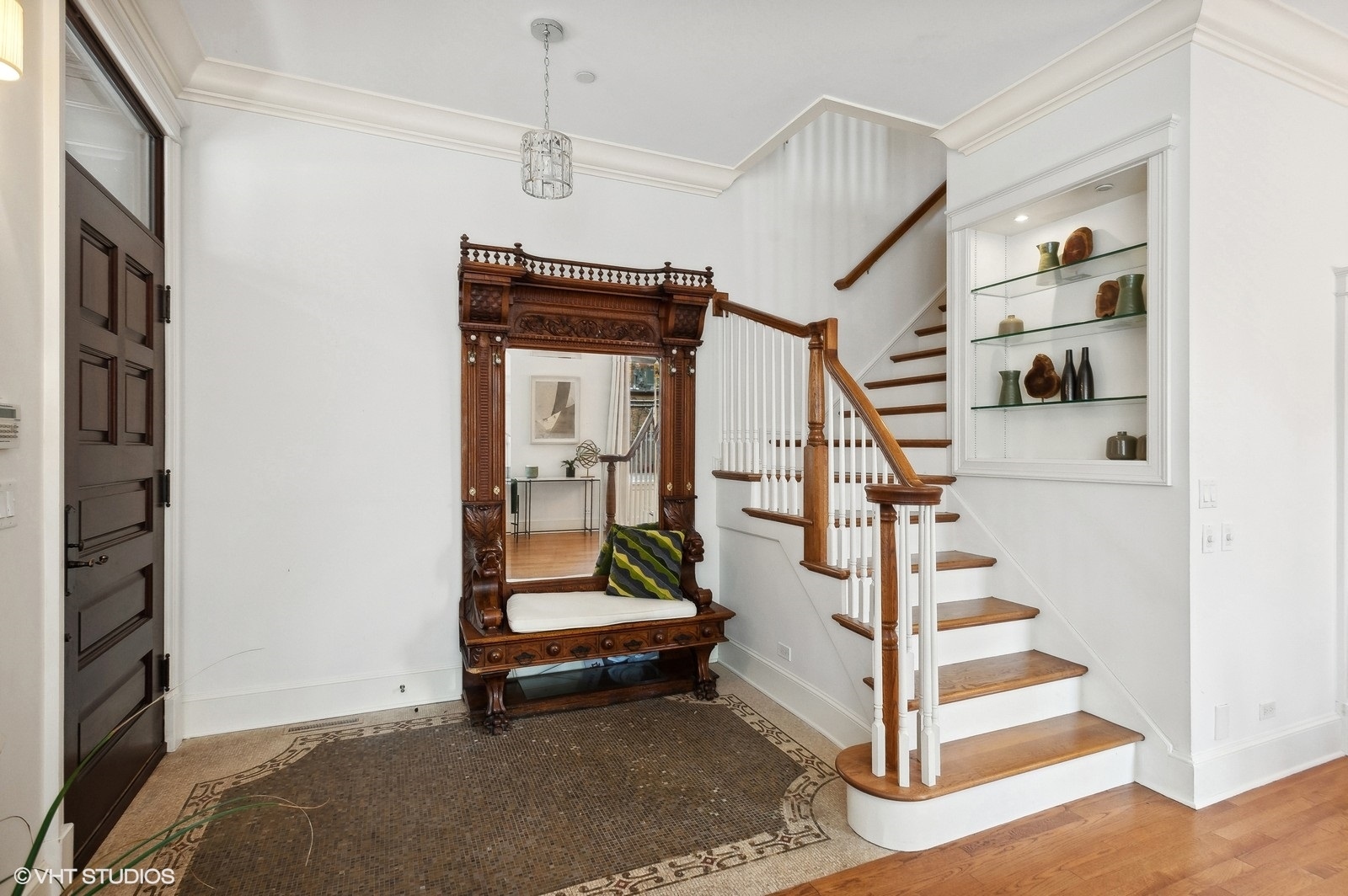 510 W Arlington Place