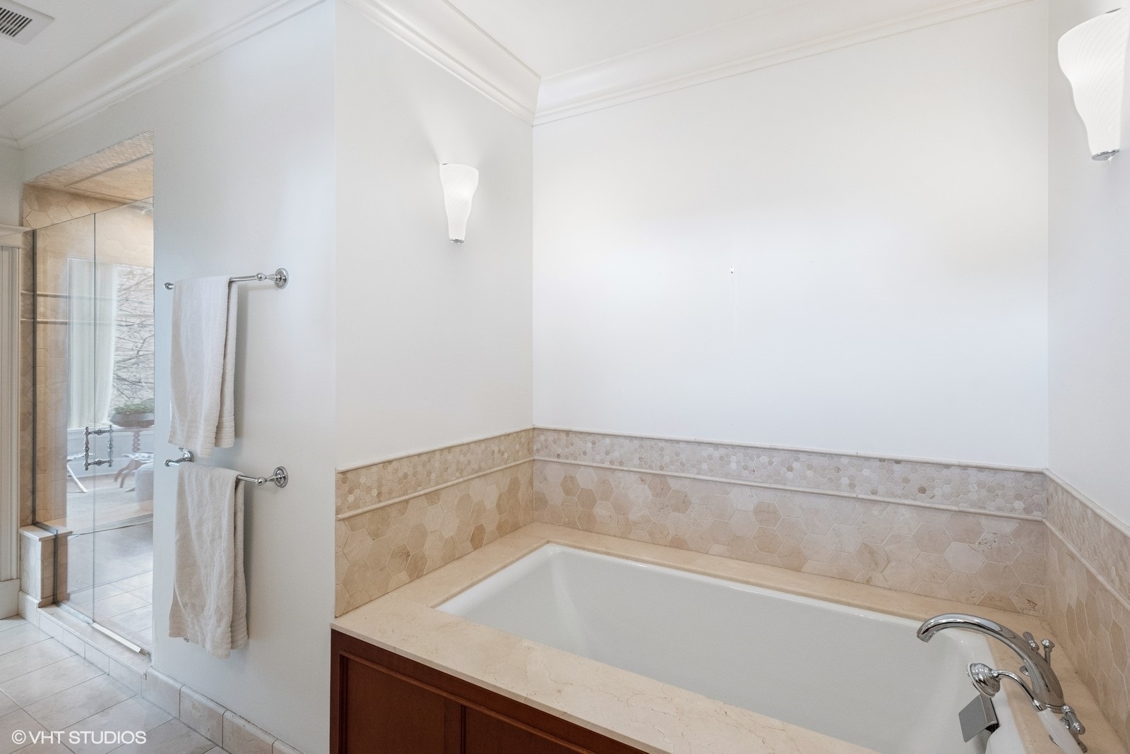 510 W Arlington Place