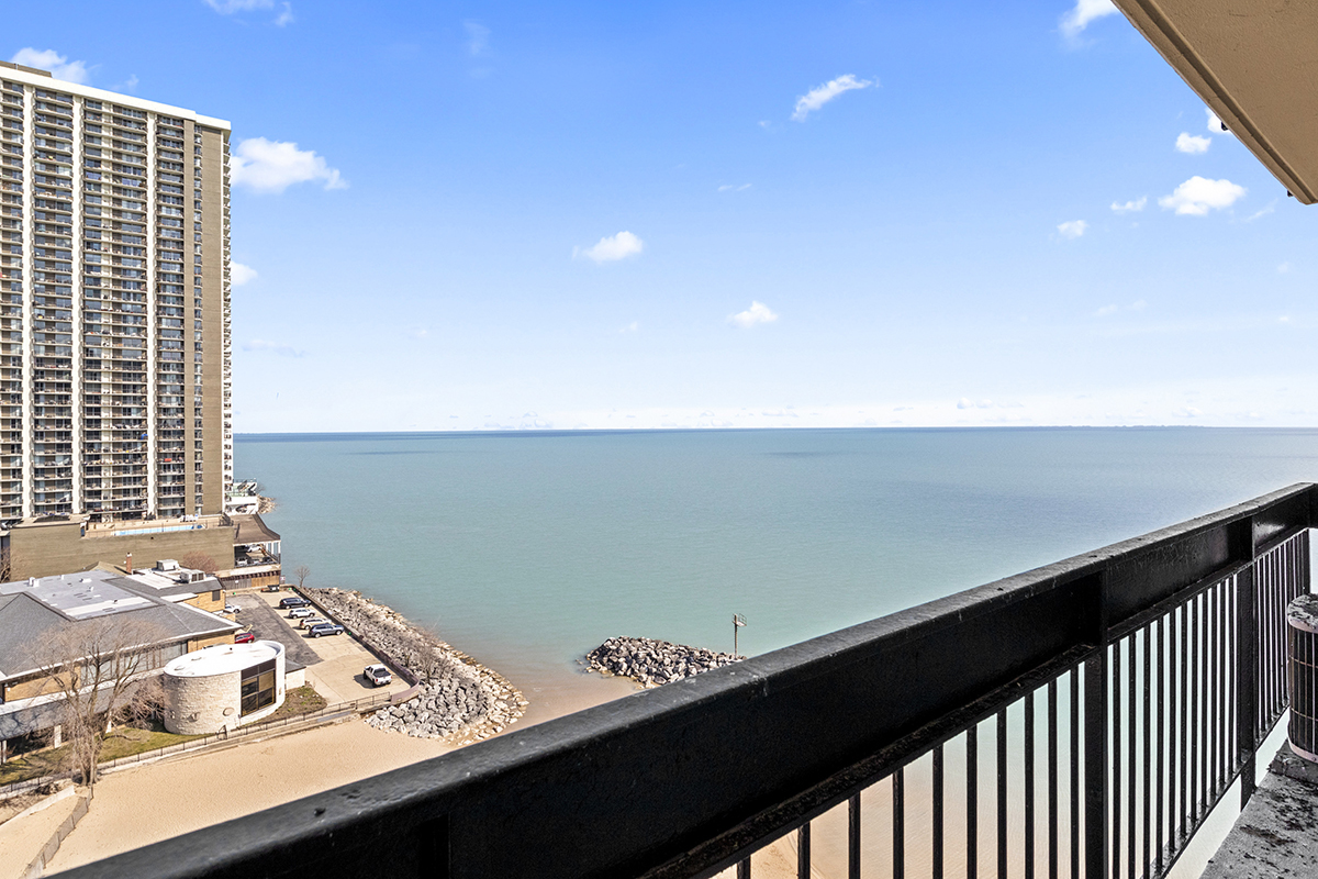 5901 N Sheridan Road Unit: 13B