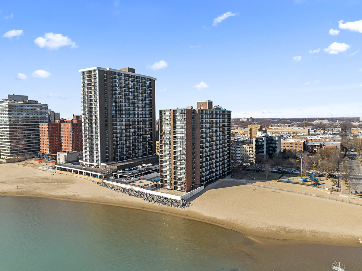 5901 N Sheridan Road Unit: 13B