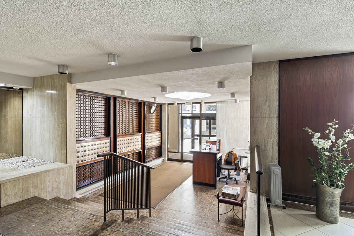 5901 N Sheridan Road Unit: 13B