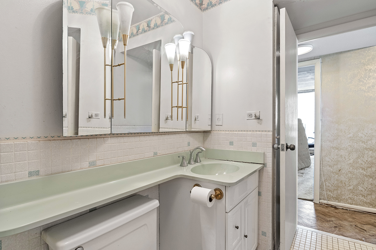 5901 N Sheridan Road Unit: 13B