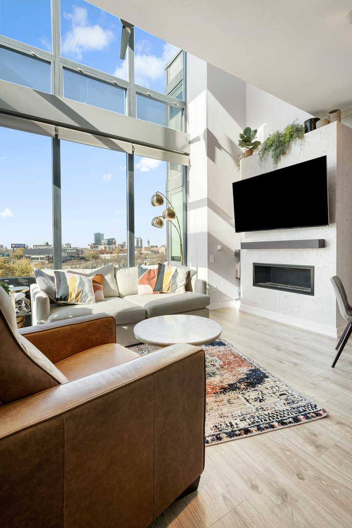 600 N Kingsbury Street Unit: 502