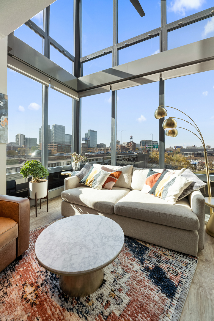 600 N Kingsbury Street Unit: 502