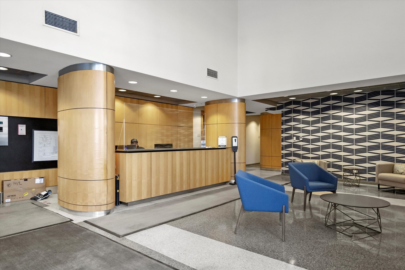 720 N LARRABEE Street Unit: 1302